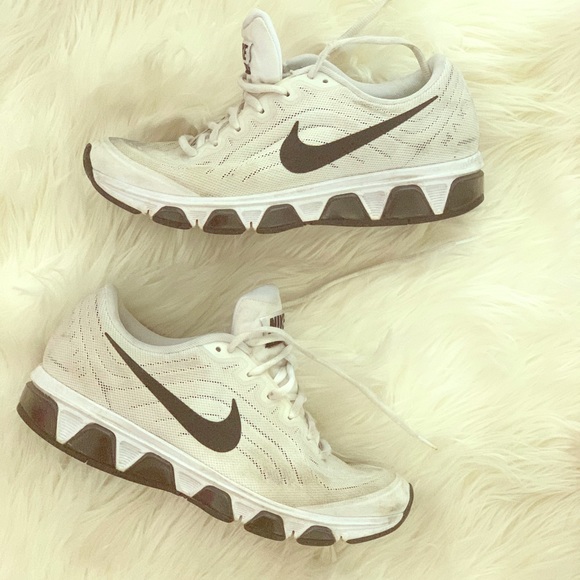 Nike sneakers; great for walking or gym training! - Picture 1 of 4